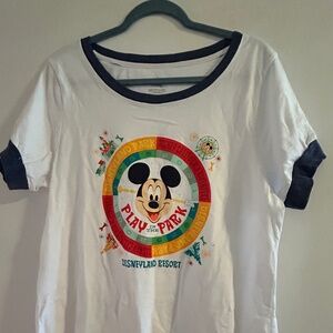 Disneyland t-shirt